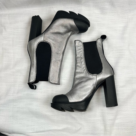 Love Moschino Silver Leather Boots - Picture 1 of 10